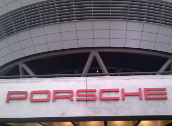 Porsche ожидает нового падения спроса на авто в России