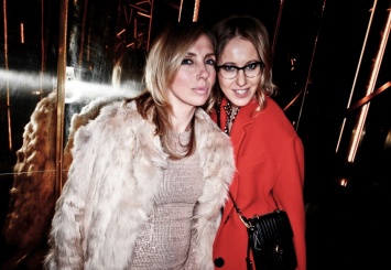 Светлана Бондарчук и Ксения Собчак на вечеринке в парижском Yeeels