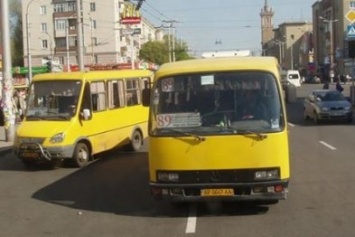 Запорожский губернатор пожаловался в налоговую на предприятия, где неофициально работают водители