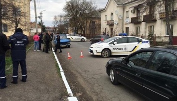 Возле школы в Мукачево произошла "разборка" со стрельбой