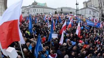 В Польше прошли демонстрации в защиту независимого суда