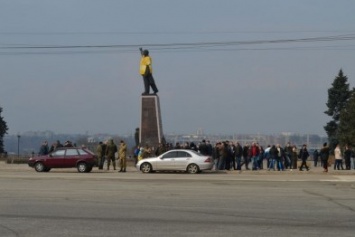 Защищать запорожского Ленина так никто и не пришел, - ФОТО