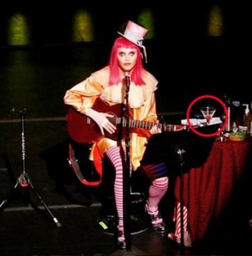 Поведение Мадонны на концерте в Австралии шокировало публику