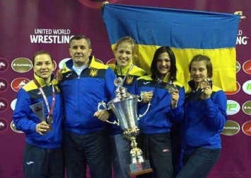 Самые сильные украинки выиграли чемпионат Европы по борьбе