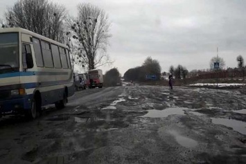 На ремонте тернопольских дорог оплатят даже перемещение работников