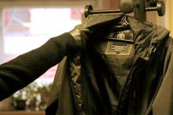 В Чернигове студент украл пальто из «секонд-хенда»