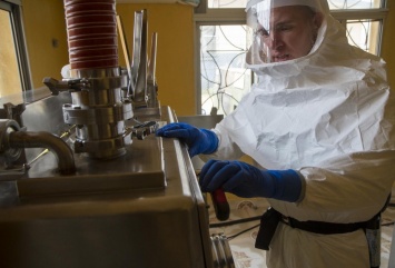 С лихорадкой Эбола будут бороться «двойным коктейлем»