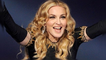 Мадонна повергла в шок фанатов в Австралии пошлым поведением на концерте