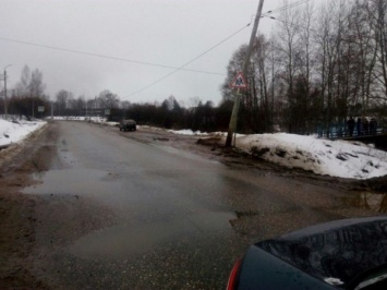 В Кувшиново в Тверской области девочка попала под колеса автомобиля