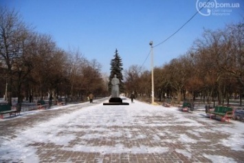 Общественные слушания о переносе памятника Святослава отменили