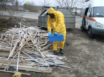 В Хмельницком на свалке нашли 1350 ртутных ламп, опасности нет, - корреспондент