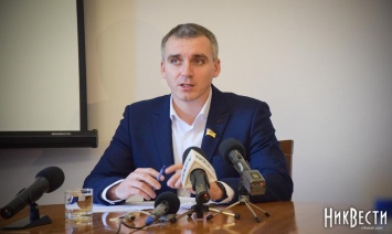 Сенкевич призвал горожан сообщать полиции о поджигателях мусорных баков