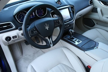 "Опасные" коврики стали причиной отзыва 28 тысяч автомобилей Maserati