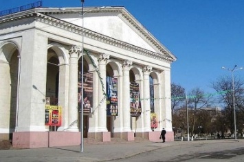 День театра в Херсонском облмуздрамтеатре будет выходным