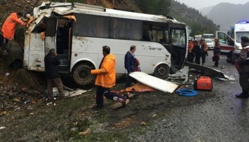 Автобус с румынскими туристами попал в ДТП в Турции: двое погибших, 14 раненых