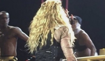Смотрите, какой, иногда, бывает Мадонна на сцене