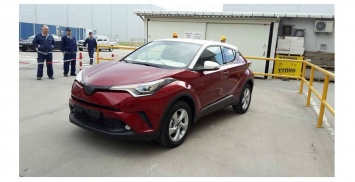 Toyota опубликовала в Сети «живые» фото серийного C-HR