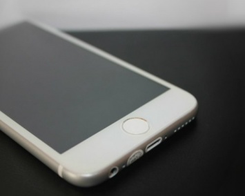 Стоимость китайской копии iPhone 6s Plus составит 8500 рублей