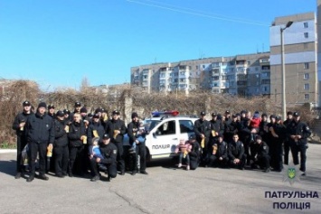 "Солнечные дети" пришли в гости к Патрульной полиции Херсона