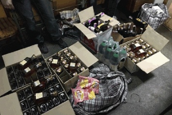 Алкогольная контрабанда задержана на линии разграничения (ФОТО)
