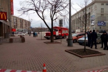 В харьковском Макдональдсе обнаружили подозрительный пакет (ФОТОФАКТ)