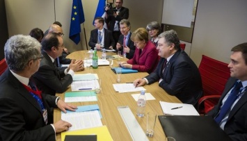 Меркель, Олланд и Порошенко вместе потребовали освободить Савченко