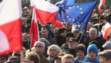 В Польше призывают правительства стран Европы не ослаблять санкции против России