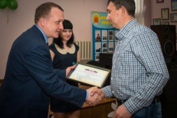В преддверии профессионального праздника в Макеевке поздравили работников ЖКХ