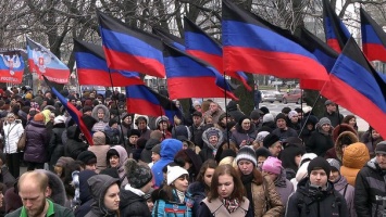 В оккупированном Донецке праздновали годовщину аннексии Крыма (ФОТО)