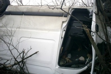 На Полтавщине снова смертельное ДТП. Водитель и пассажир погибли на месте происшествия (ФОТО)
