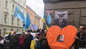 В Праге состоялся митинг в поддержку крымских политзаключенных