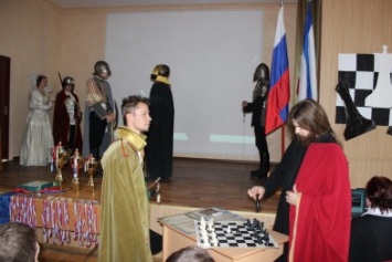 В Ялте теперь есть шахматные король и королева