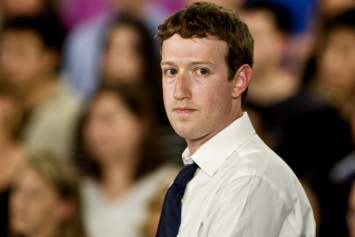 Основатель Facebook заявил об окончании эры смартфонов и ноутбуков