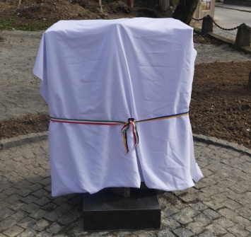 В Ужгороде установили памятник жертвам коммунистических диктатур (ФОТО)