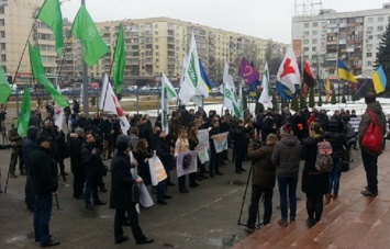 Возле ЦИК активисты требуют проведения выборов в столице