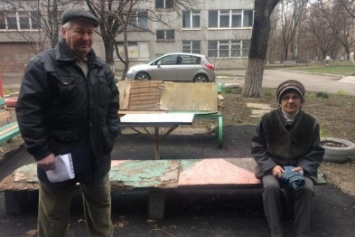Жительницу дома на ул. Котляревского хотели "закопать", чтобы проложить воздушку (ФОТО+ВИДЕО)