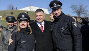 Аваков анонсировал начало работы патрульных еще в трех городах