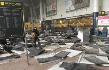 В брюссельском аэропорту прогремели два взрыва, есть раненые