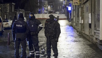 Полицейские прочесывают Брюссель. Нашли еще одну бомбу