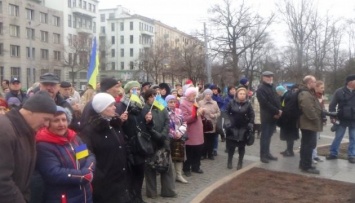 Харьковские активисты требует закрыть генконсульство РФ