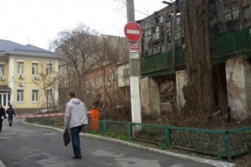 "Заброшки" Днепропетровска: бывший жилой дом на улице Паторжинского (ФОТО)
