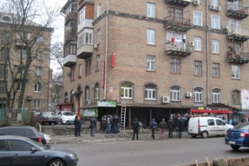 Полиция Киева расследует стрельбу по коммунальщикам (ФОТО)