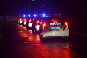 В Житомире безопасность и спокойствие людей ночью впервые охраняла новая патрульная полиция
