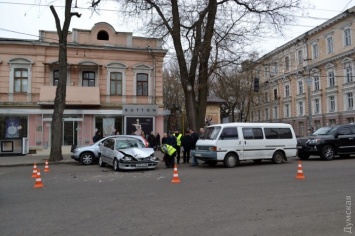 Масштабное ДТП в центре Одессы: столкнулись 7 автомобилей