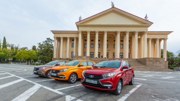 Дилеры начали принимать заказы на хэтчбек Lada XRay с мотором 1.8