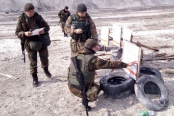 В Славянском районе нацгвардейцы провели учебные стрельбы