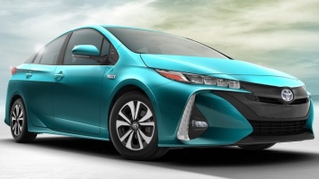 Автосалон в Нью-Йорке 2016: Toyota Prius Prime