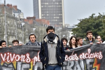 Во Франции студенты вновь протестовали против нового трудового законодательства