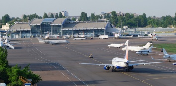 Пассажир самолета "Дубай - Киев" сообщил, что пронес на борт взрывчатку