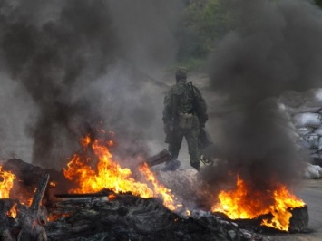 Боевики на Донбассе 16 раз обстреляли позиции сил АТО